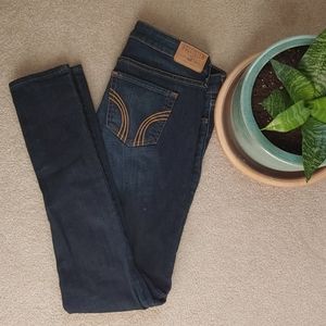 Hollister Size 7 Dark Wash Denim Skinny